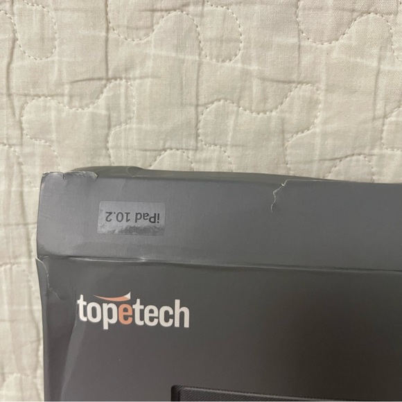 NEW IN BOX iPad 10.2 Blue & Gold Marbled Wireless Keyboard Case - Picture 5 of 7